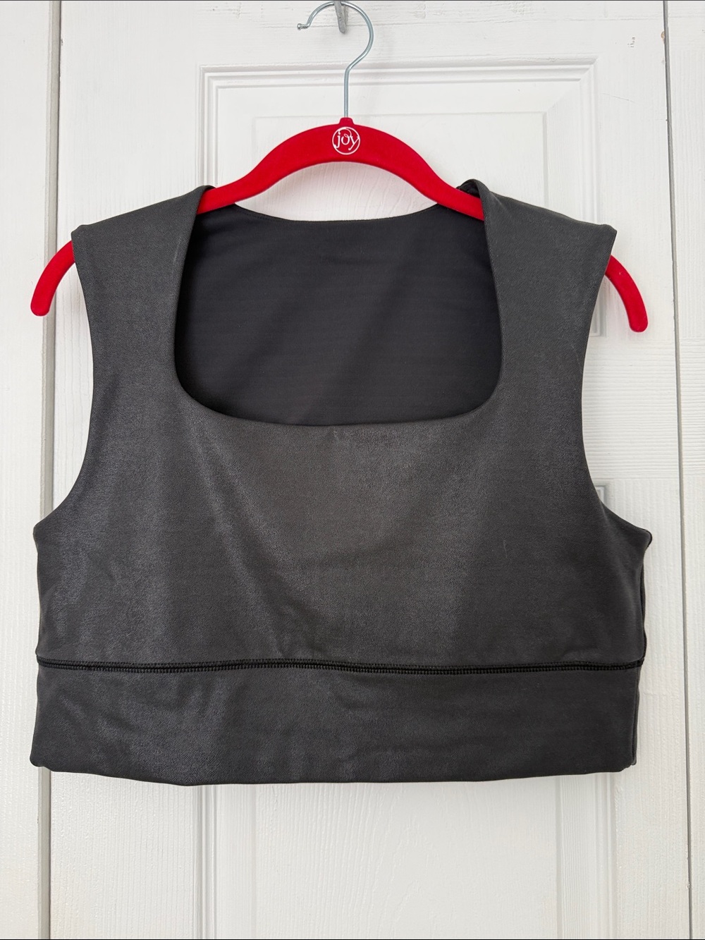 IVL Women’s Black Crop Tank Top with Subtle Logo size 12 SPORT BRA Athletic